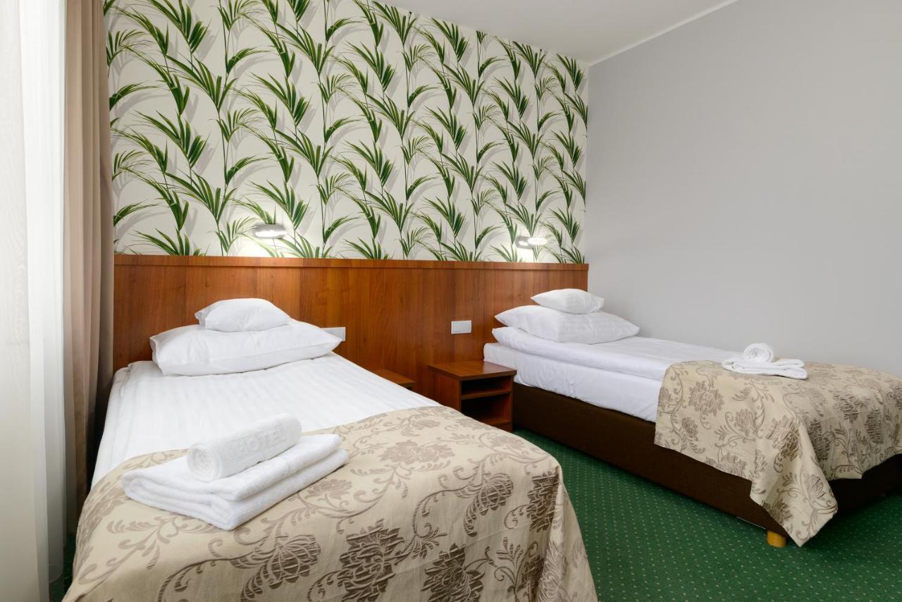 Hotel Zielony พอซนาน ภายนอก รูปภาพ