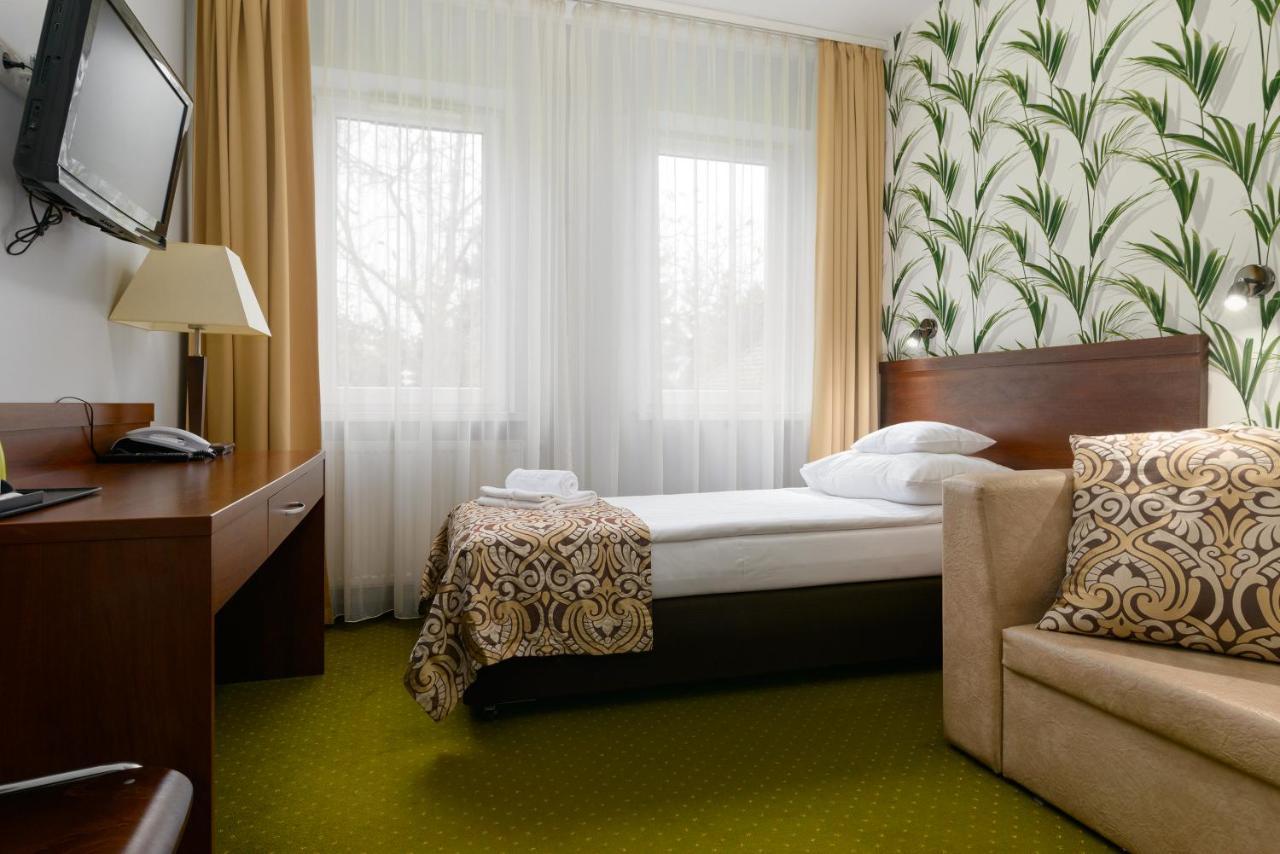 Hotel Zielony พอซนาน ภายนอก รูปภาพ