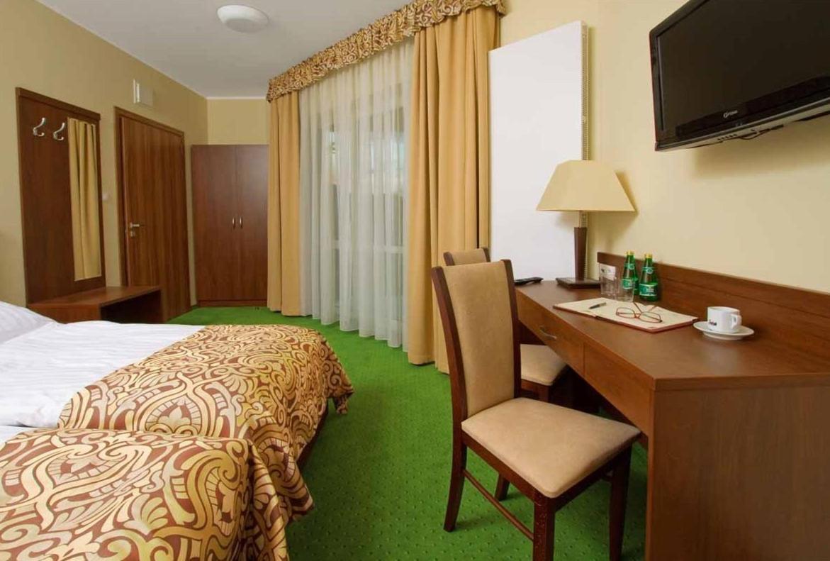 Hotel Zielony พอซนาน ภายนอก รูปภาพ