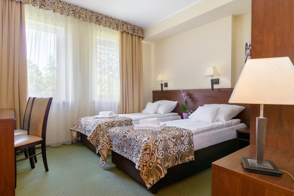 Hotel Zielony พอซนาน ภายนอก รูปภาพ