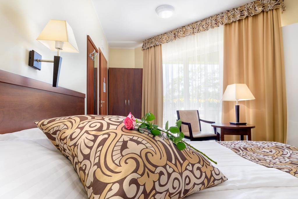 Hotel Zielony พอซนาน ภายนอก รูปภาพ