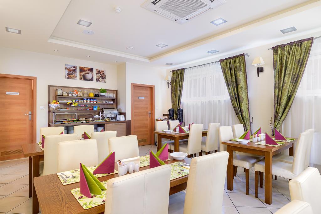 Hotel Zielony พอซนาน ภายนอก รูปภาพ