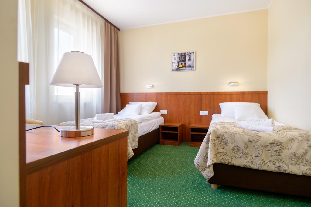 Hotel Zielony พอซนาน ภายนอก รูปภาพ