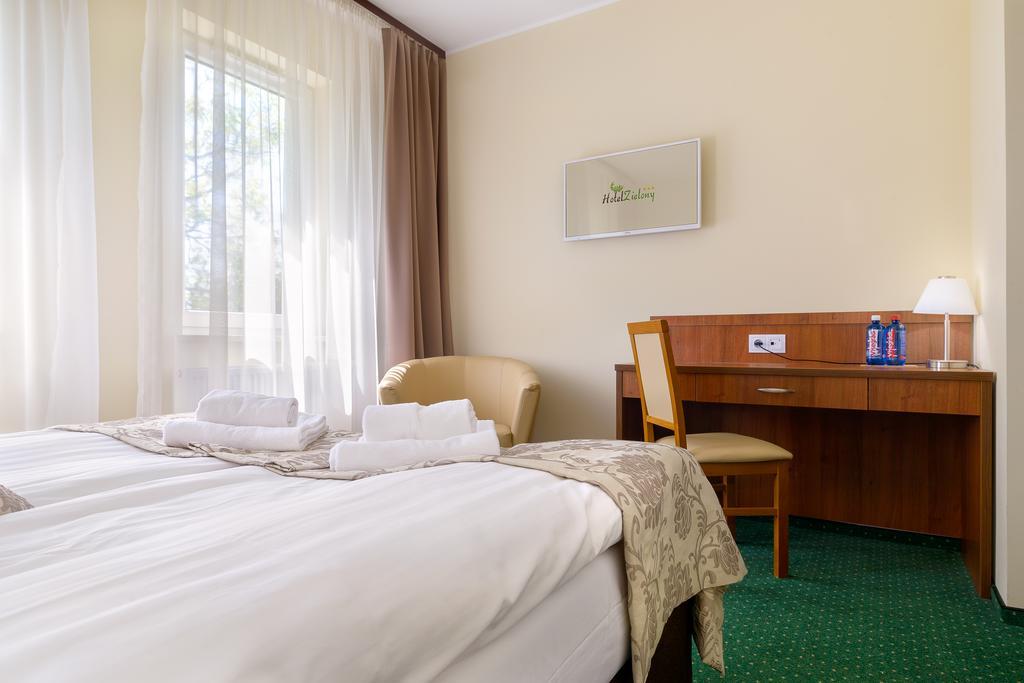 Hotel Zielony พอซนาน ภายนอก รูปภาพ