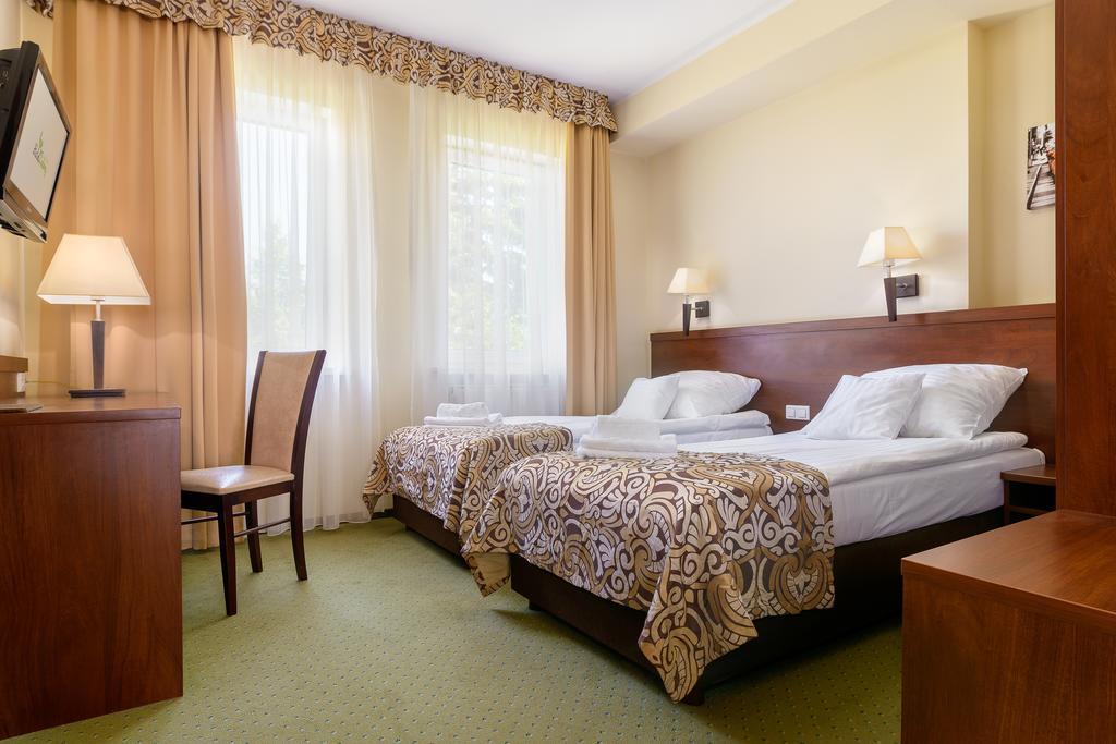 Hotel Zielony พอซนาน ภายนอก รูปภาพ