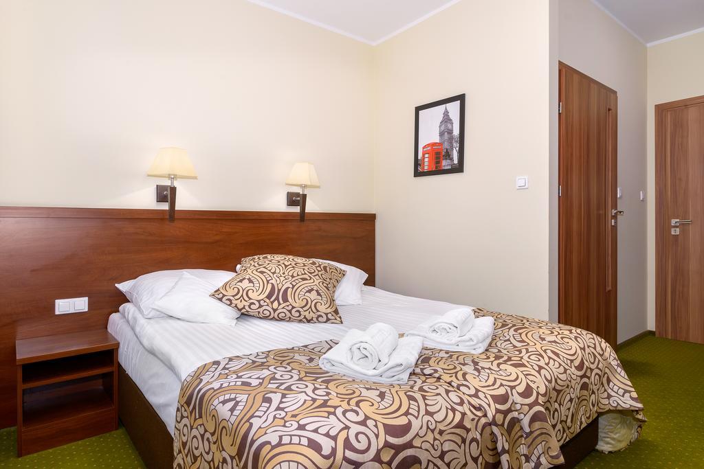 Hotel Zielony พอซนาน ภายนอก รูปภาพ