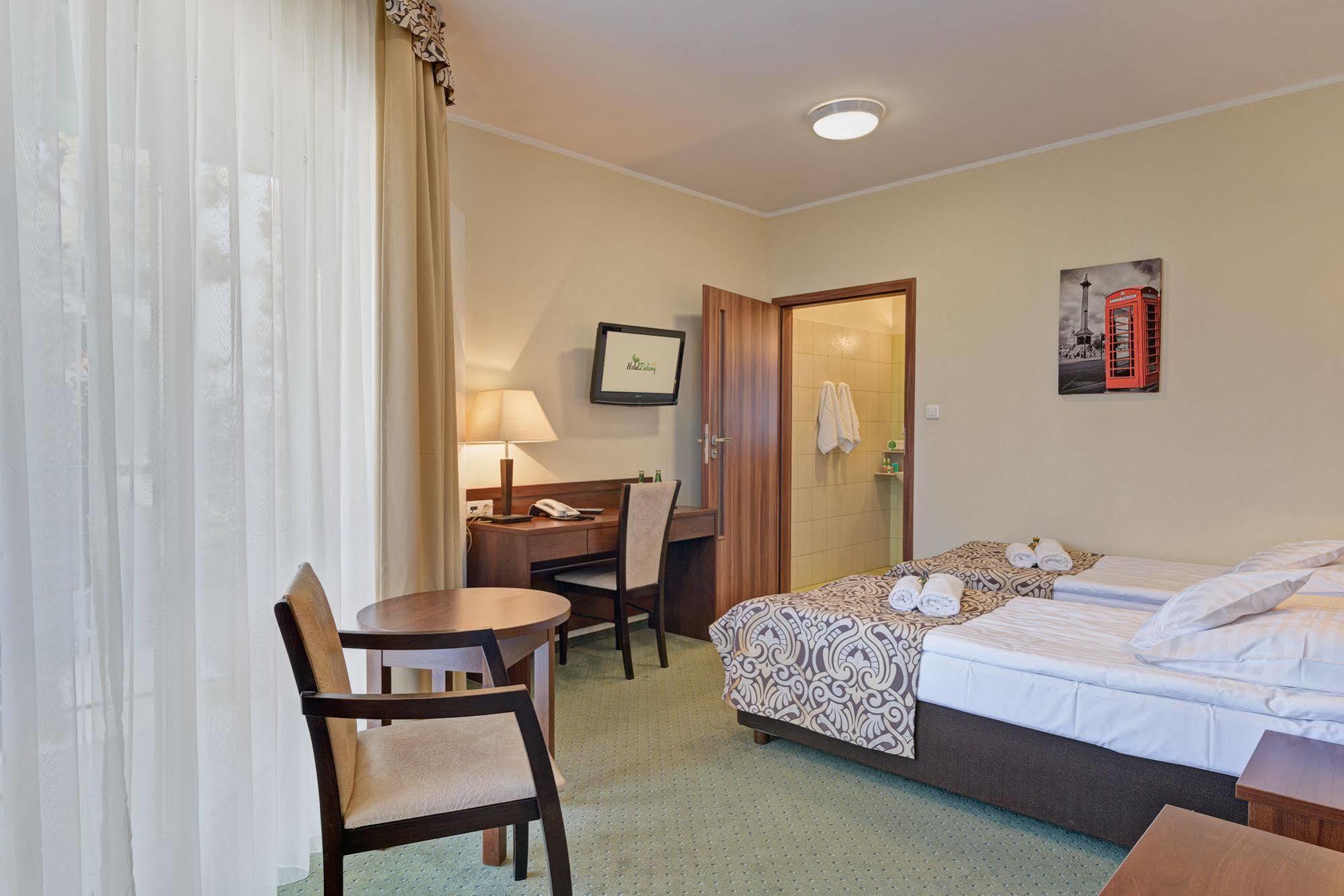 Hotel Zielony พอซนาน ภายนอก รูปภาพ