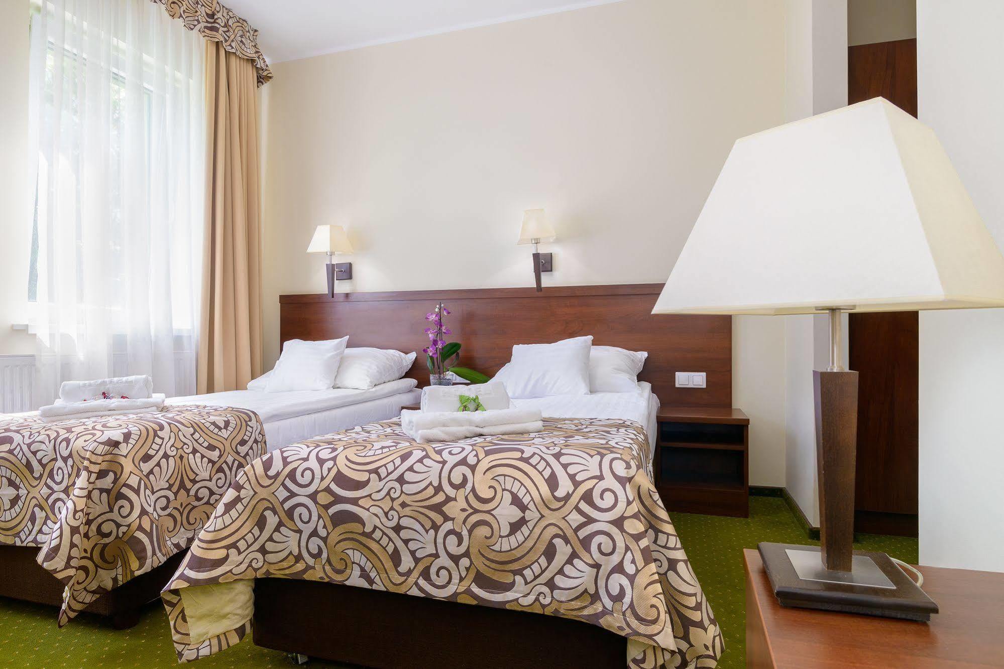 Hotel Zielony พอซนาน ภายนอก รูปภาพ