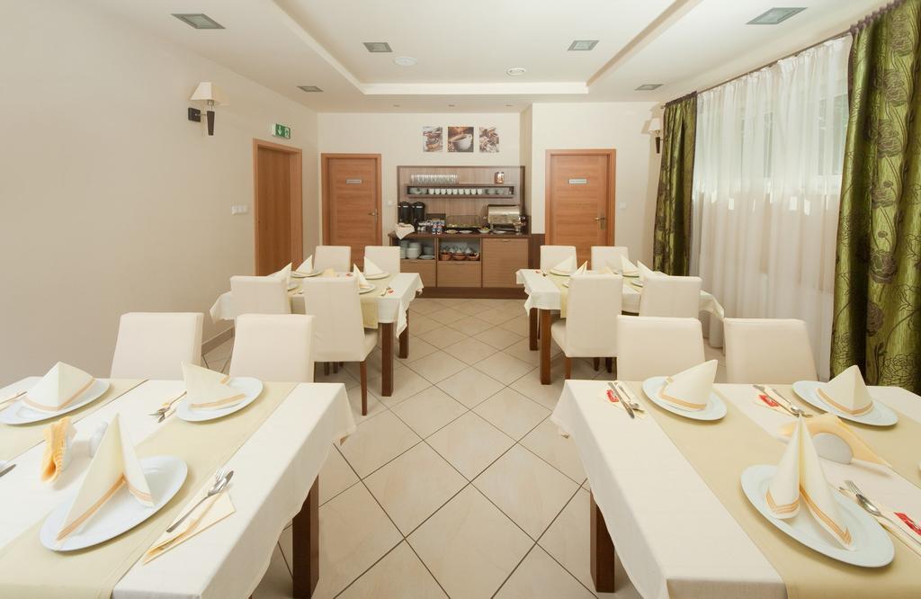 Hotel Zielony พอซนาน ภายนอก รูปภาพ