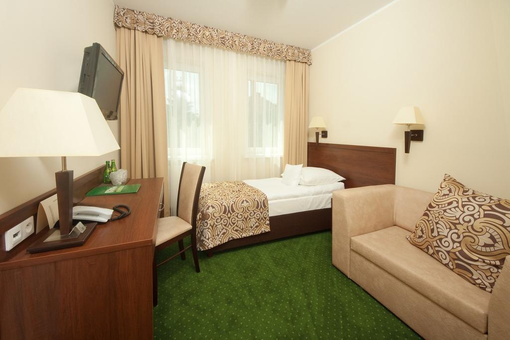 Hotel Zielony พอซนาน ภายนอก รูปภาพ
